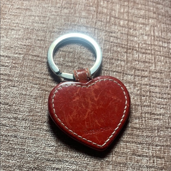 #04 Coach Heart-Shaped Red Keys Holder - Picture 7 of 7